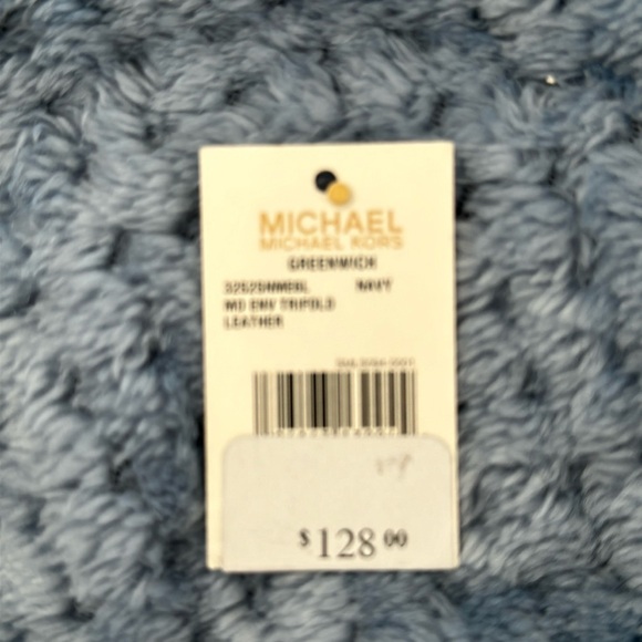 Michael Kors Wallet. - Picture 6 of 6